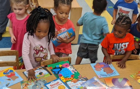 Little kids selecting free books literacy choice RIF